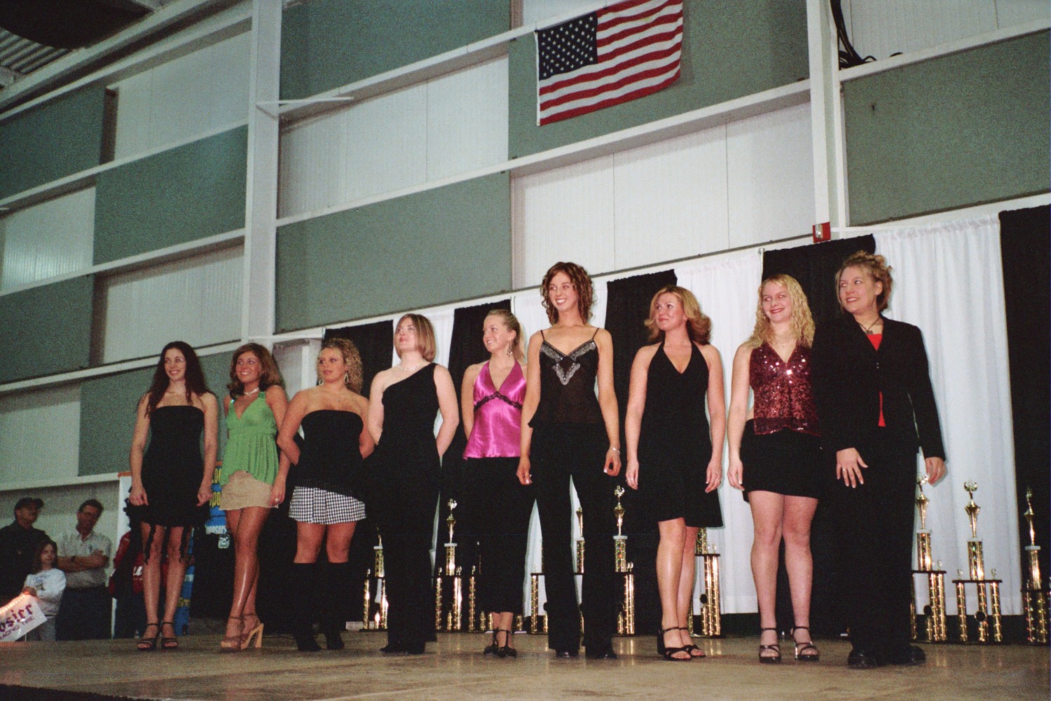 2005 Ms. Dirt Trackin' Contestants
