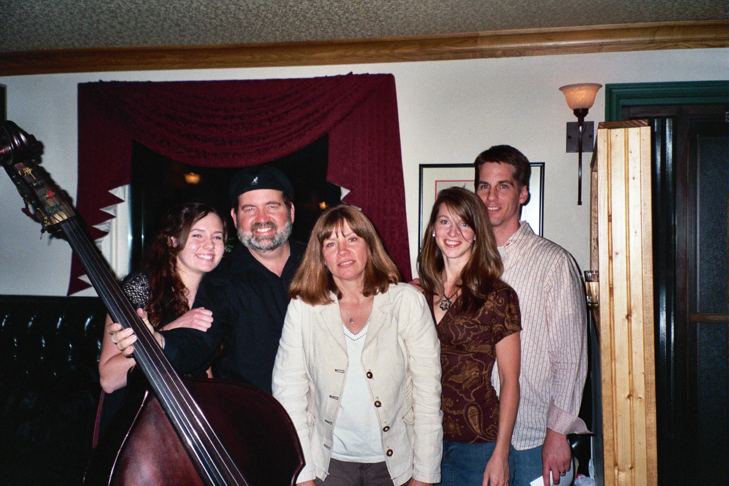 Family photo with the Wise Guy
notice he doesn't let go of the bass....
