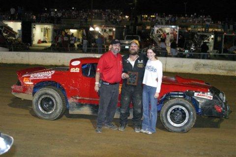 Kory Sites with Kirk & Steph Wise
Victory lane at Silver Spring Speedway
