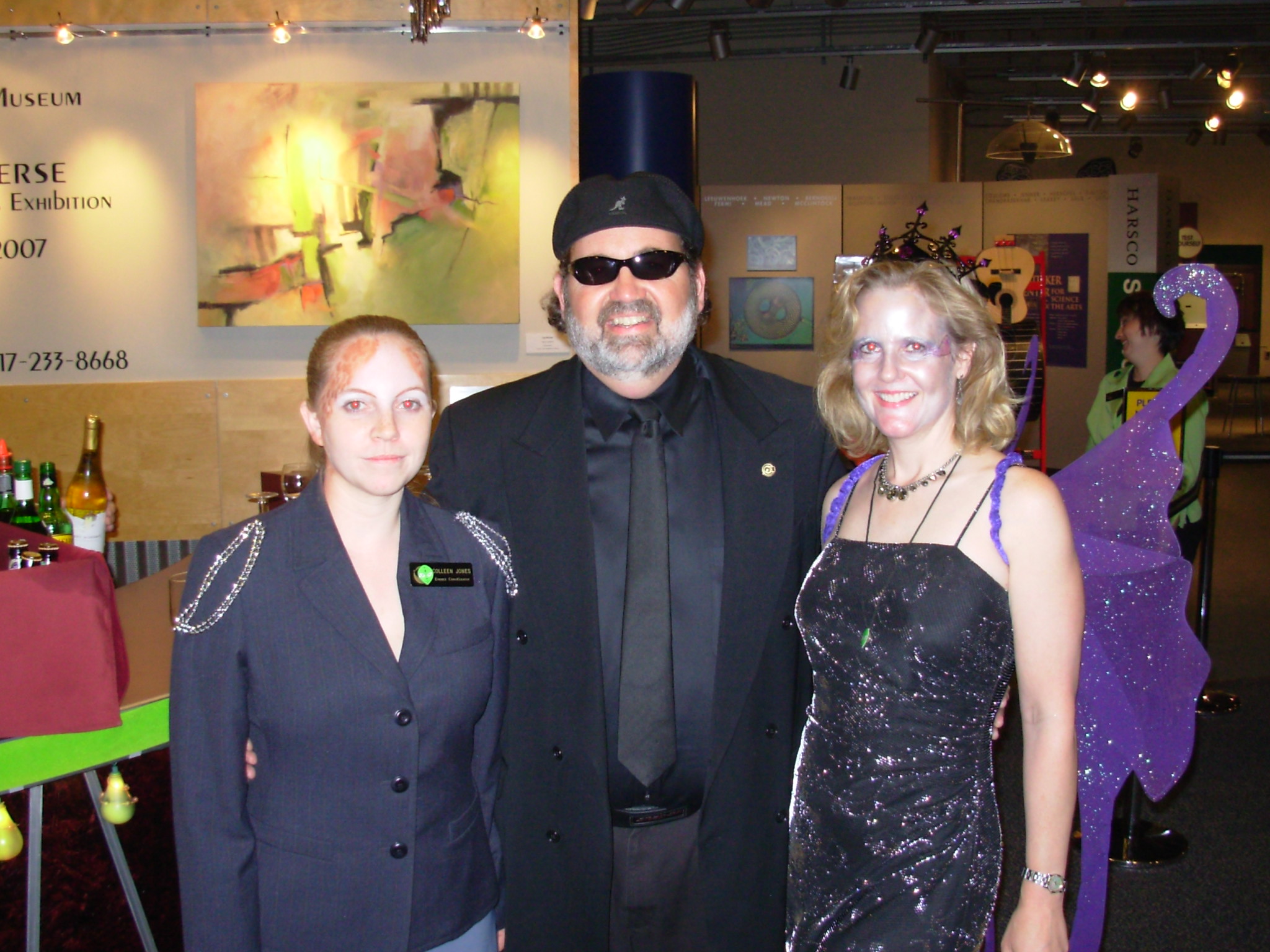 Space exibition at the Whitaker Center...the Wise guy flanked by awfully pretty aliens
