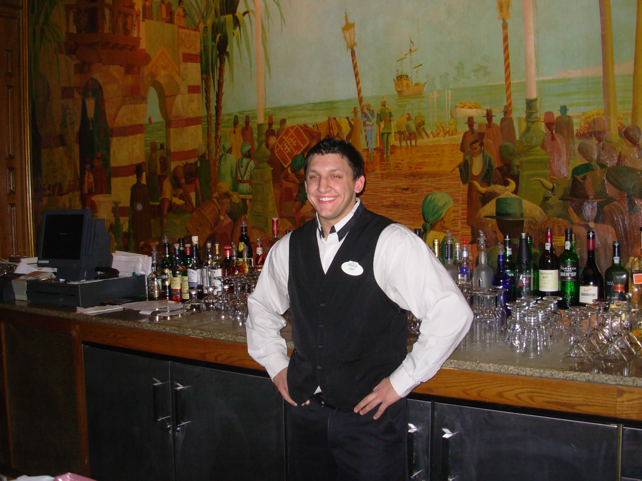 The Iberian Lounge at the Hotel Hershey has cute waiters for the girls...

