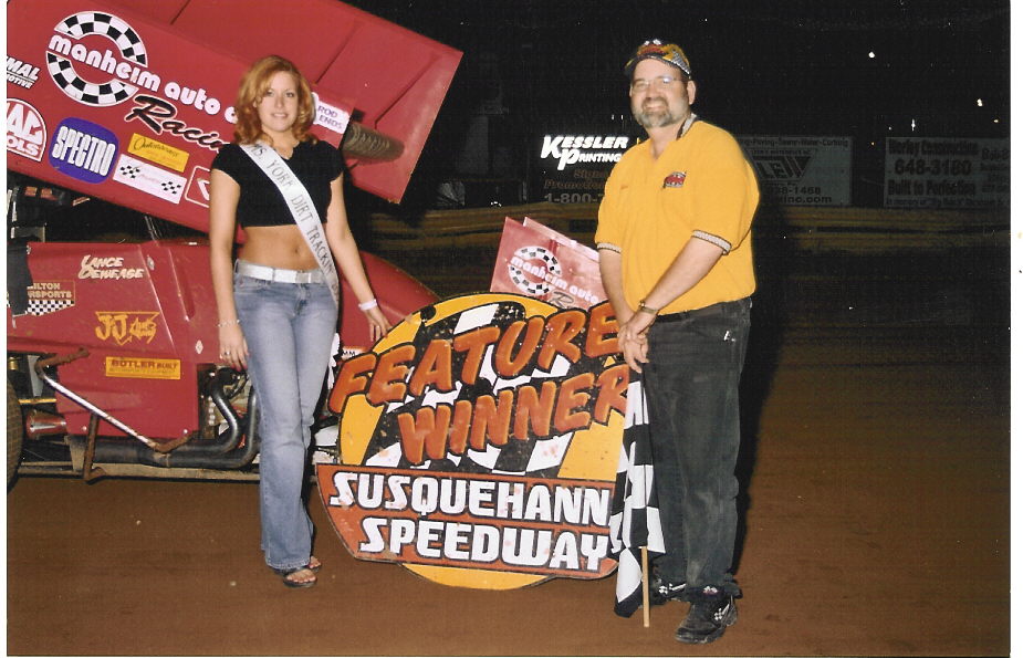 Victory Lane at Susquehanna
Ms. Dirt Trackin' Lynne Bruyn-Smith and track announcer Kirk Wise at Susquehanna Speedway Park
