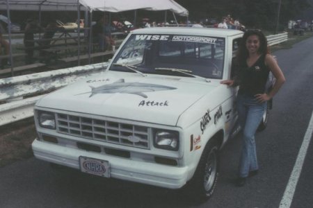 Ms Motorama at South Mountain
Tianna Signeri looks good with the Shark Truck
