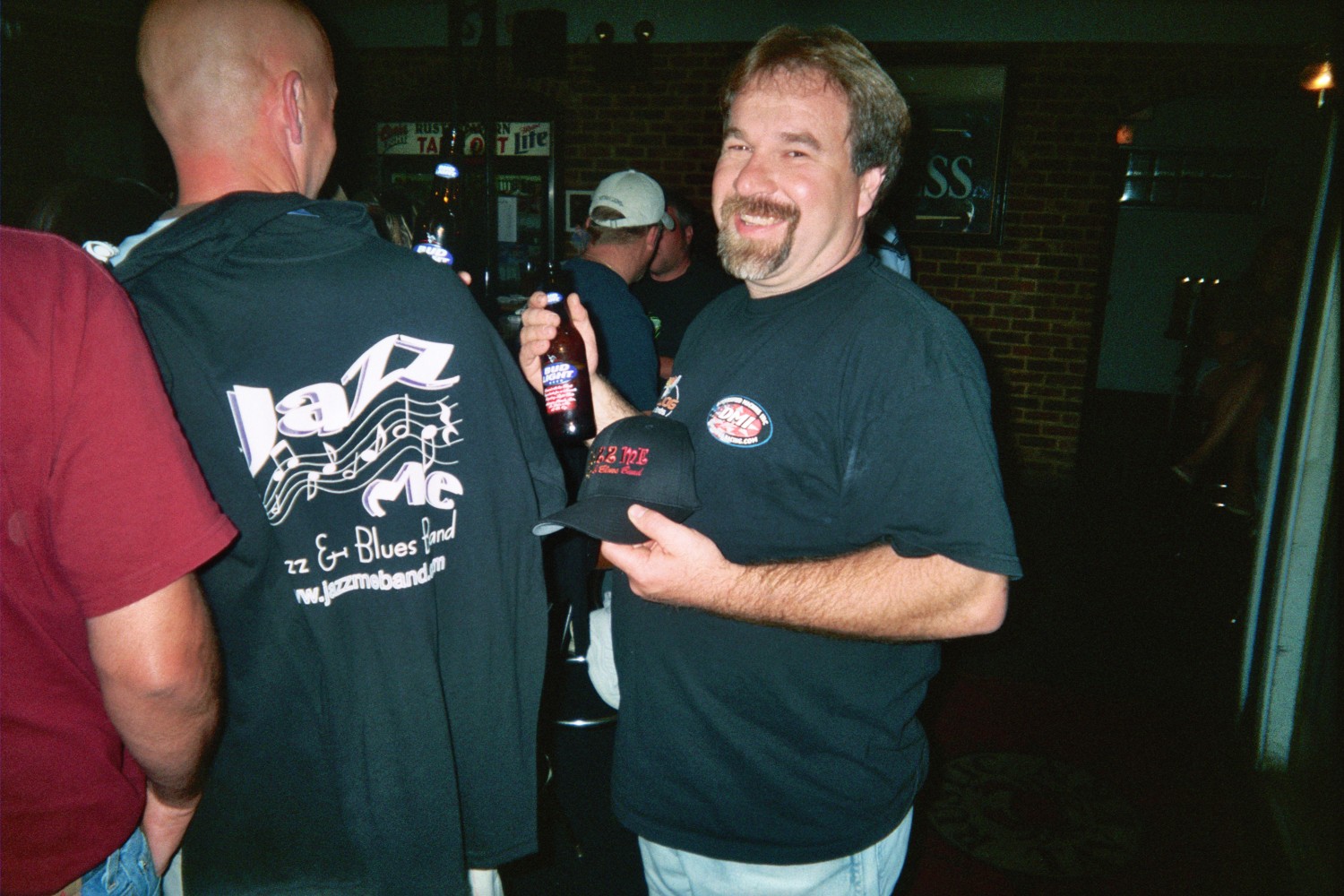 Frankie Herr visiting with the Jazz Me band at the Rustic Tavern in Carlisle
Check ou the new Jazz Me t-shirt!
