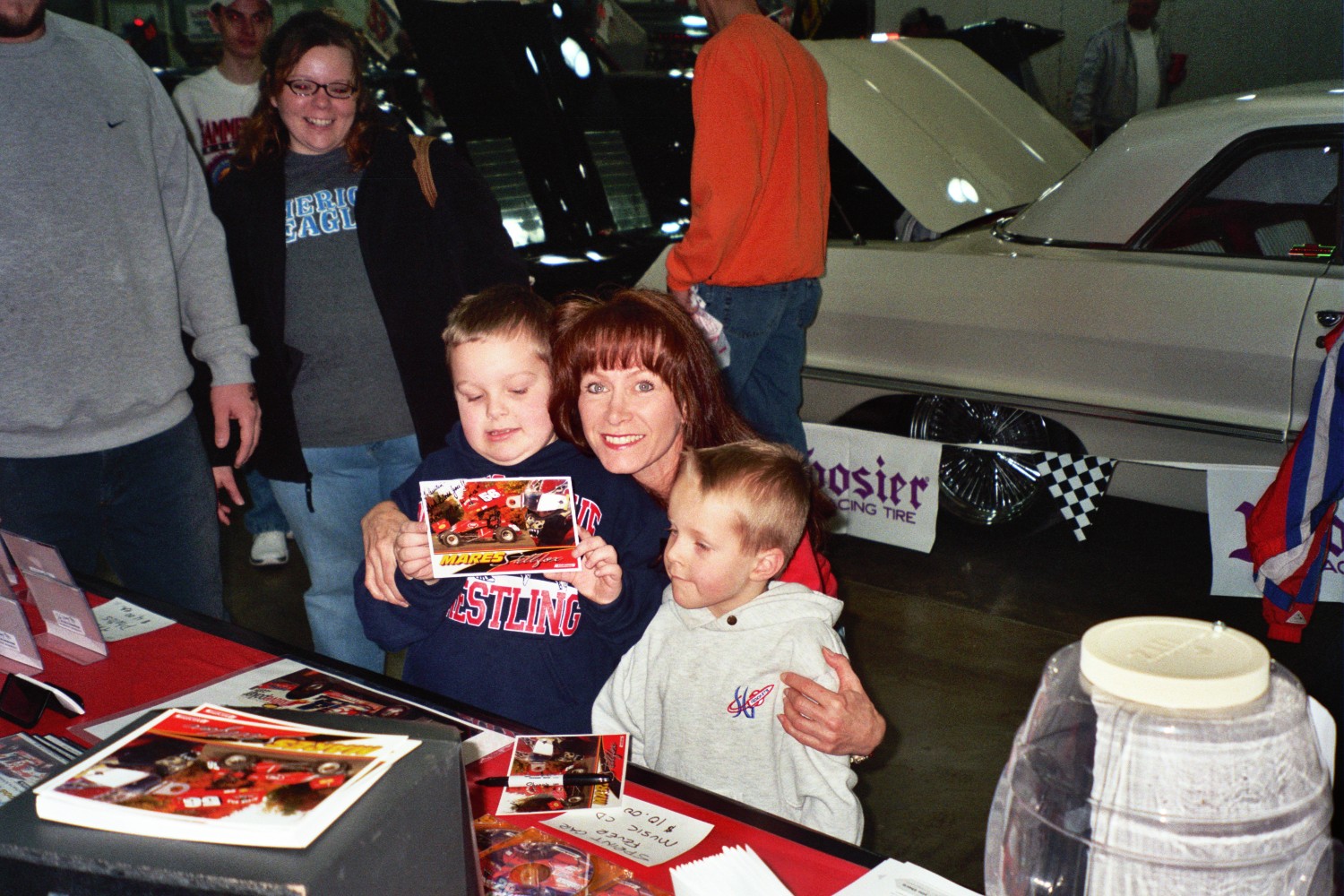 Mares Stellfox loves to hug kids...
They love meeting a lady sprint car driver...
