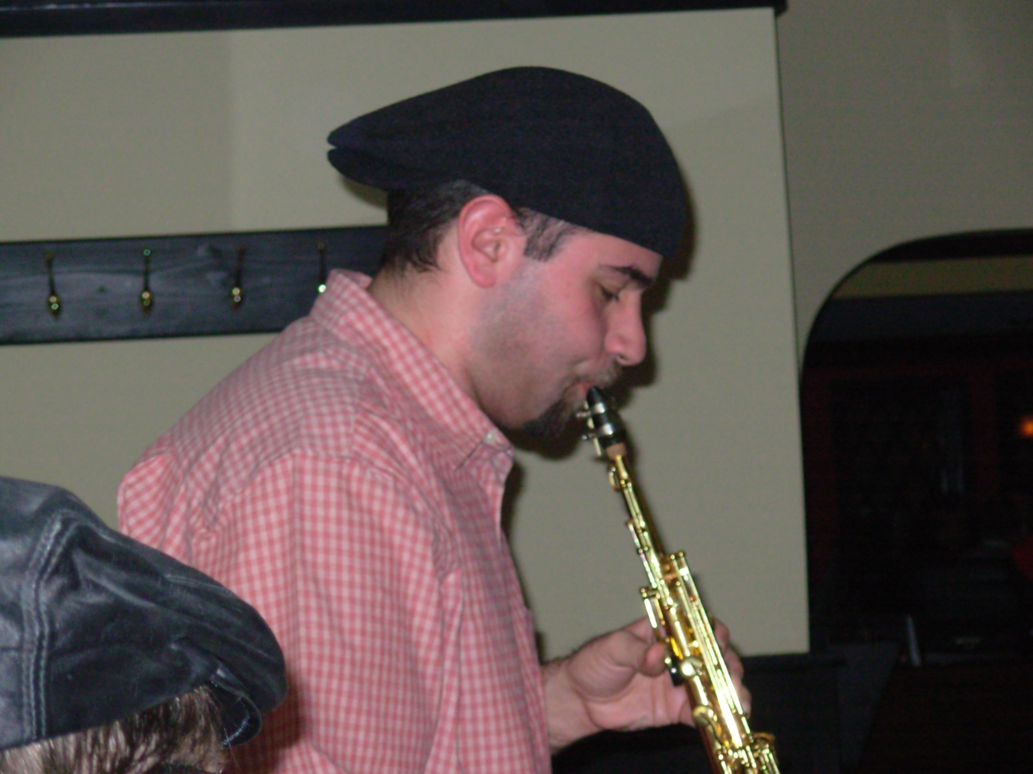 Matt Tiffany sitting in at Alibis in April 2007
