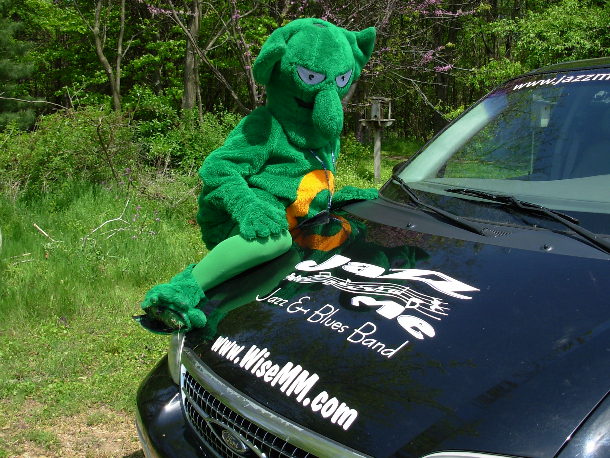 Get the Ecology Creature off the Jazz Van!!!!
