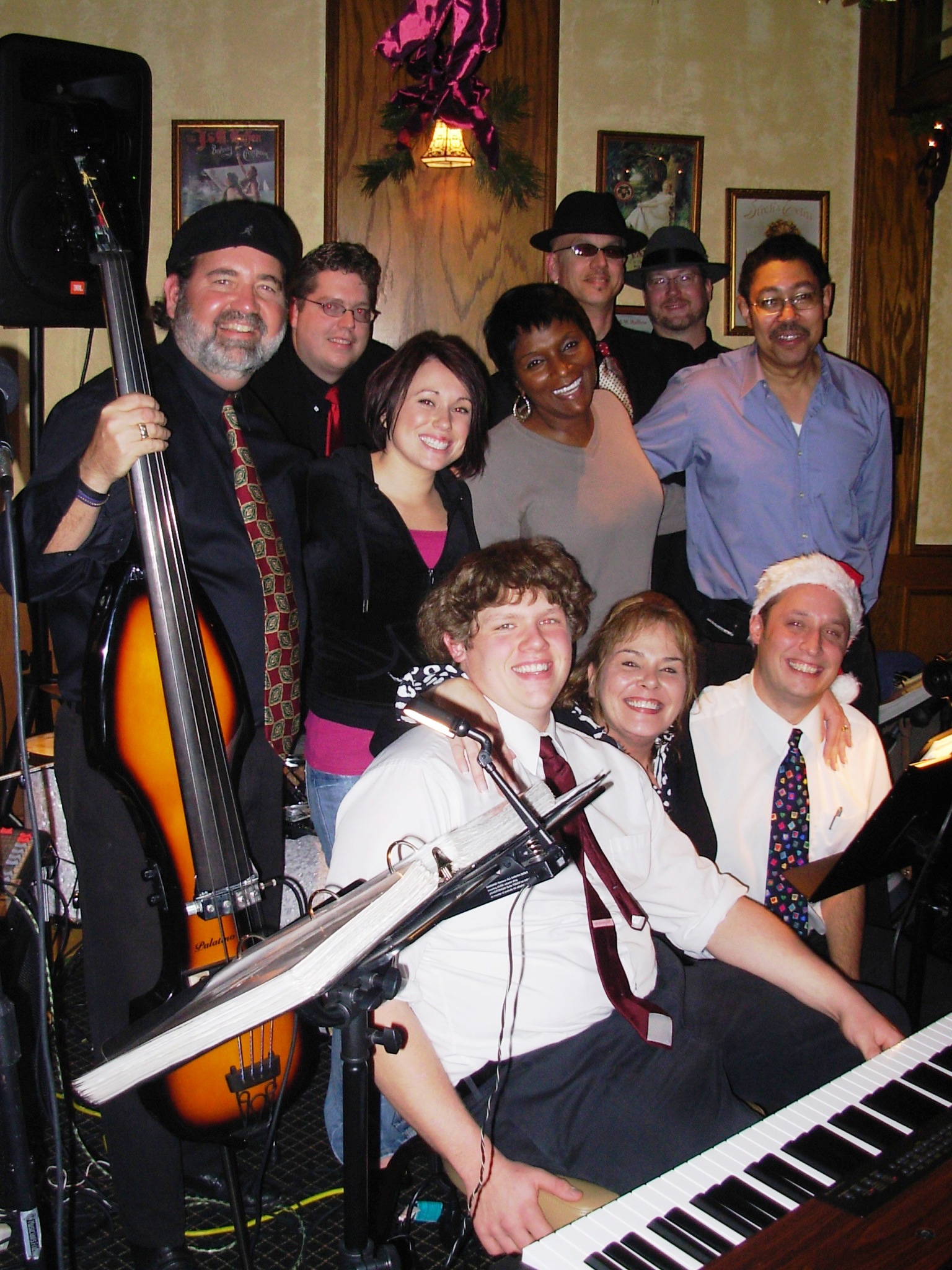 Musicians turn out for Ton's birthday
Local musicians played together for Toni at the Roosevelt Tavern in York...great place..great people..
