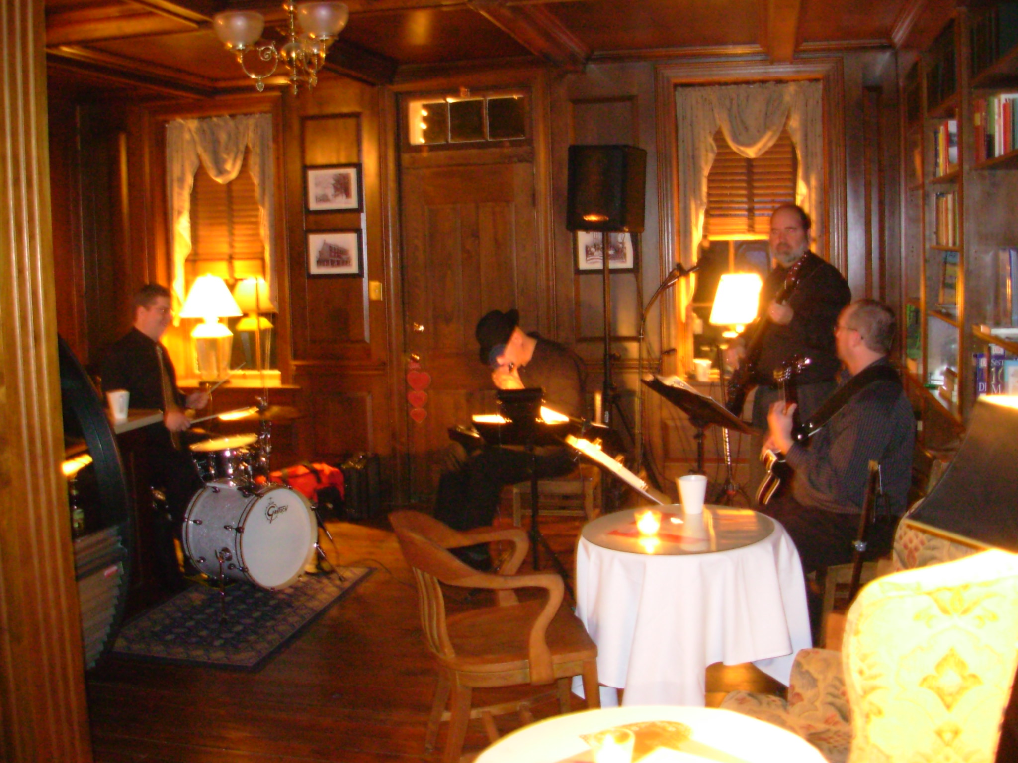 Nice mood setting...playing at the Union Hotel in Mechanicsburg
