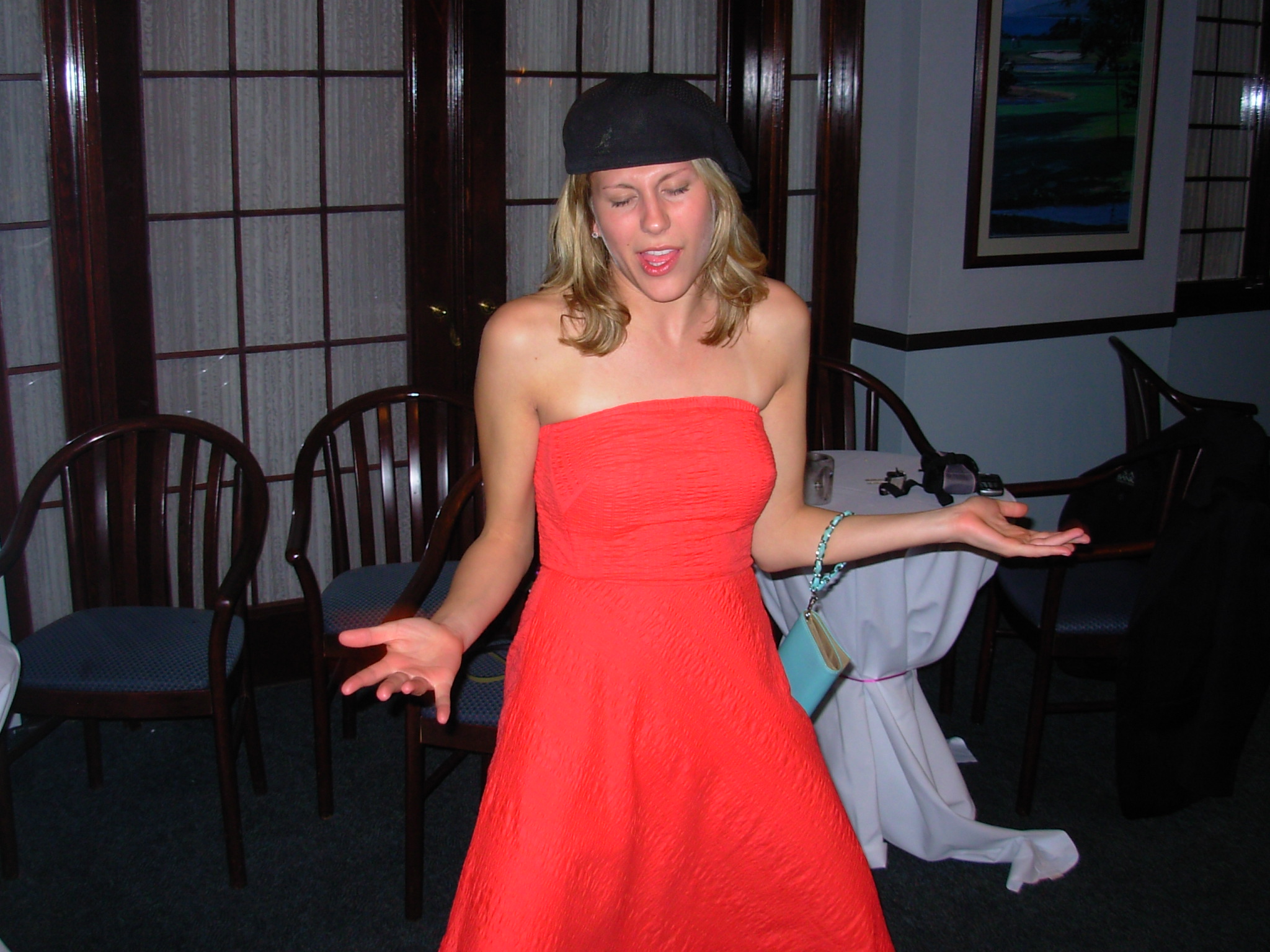 Hey! Who 's wearing the Wise Guy's hat! Is that Emily!
