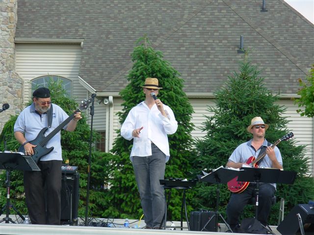 Jammin' on a sunny day in Friendship Park
