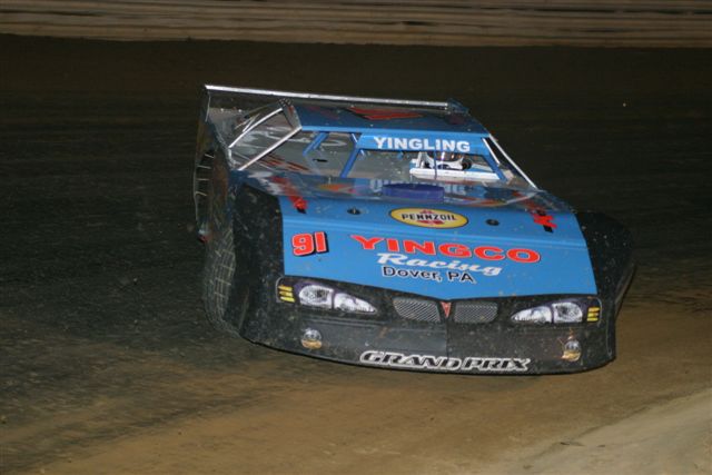 Yngco racing hard in the turn

