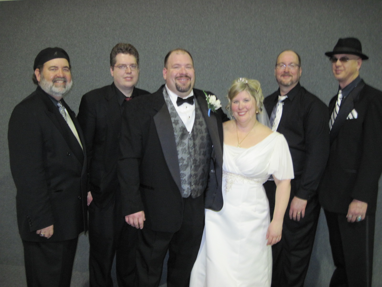 Mummert/Habig Bride & Groom with the band
