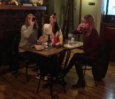 gettysburger_girls_drinking.jpg