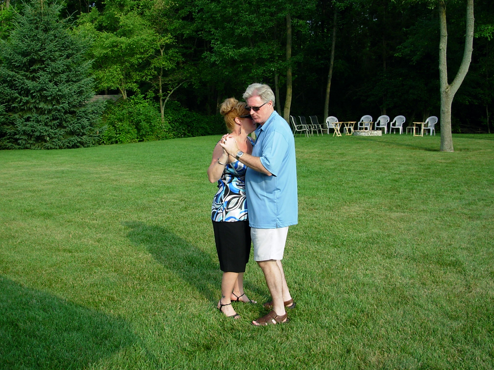 DD & Paul dancing on the lawn to Summer Wind...
