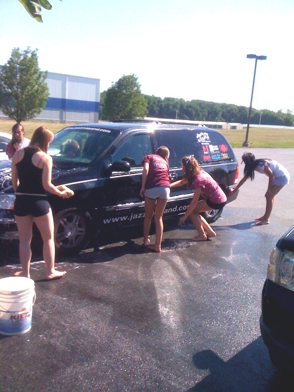 Mechanicsburg cheerleaders working on the Jazz Me van
They will have these car washes throughout the summer...let's all support the girls...and get a clean vehicle!
