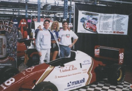 The Hanratty Racing team
with Danielle Clark Miss Motorama

