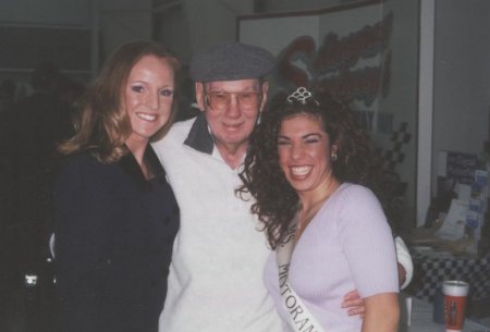Jack Frasier muggs with Ms. Dirt Trackin Contestants
