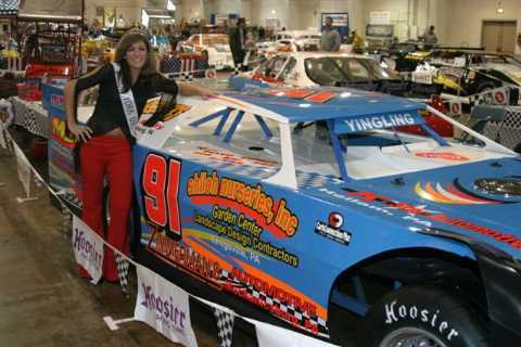 Ms Dirt Trackin' Ashleigh Mull loves Late Models
