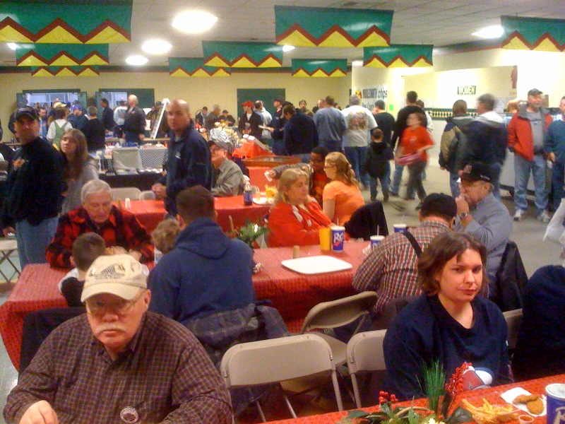restaurant_crowd.jpg