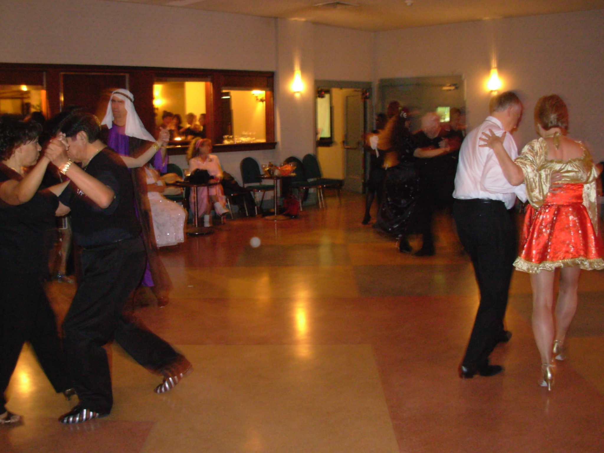 Mucho Dancing at the Valencia Haloween Party

